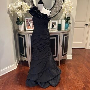 Jovani | Dresses | Jovani Black Long One Shoulder Gown Size 4 With Stretch  New With Tags Attached | Poshmark
